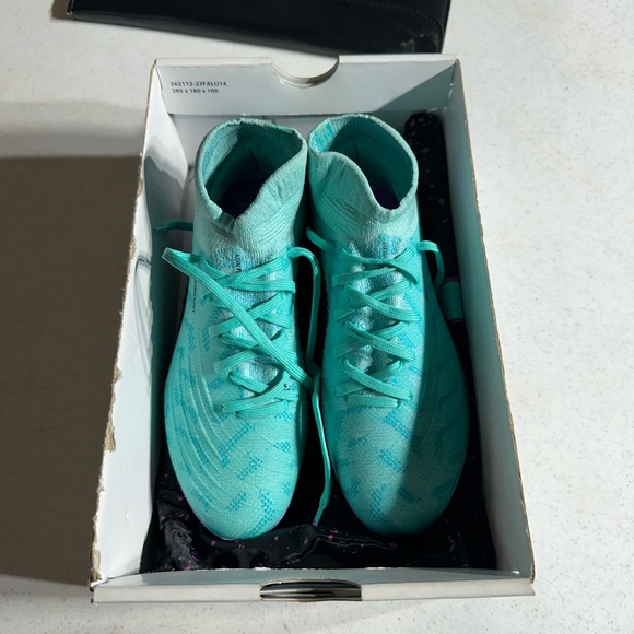 PHANTOM LUNA ELITE FG - size 3.5 Men’s / 5 Women’s - Picture 8 of 12